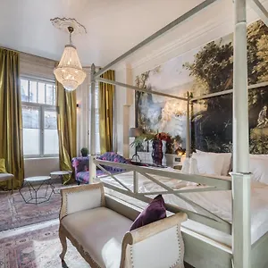 Bpr Violet Noir With A/c Apartment Budapest